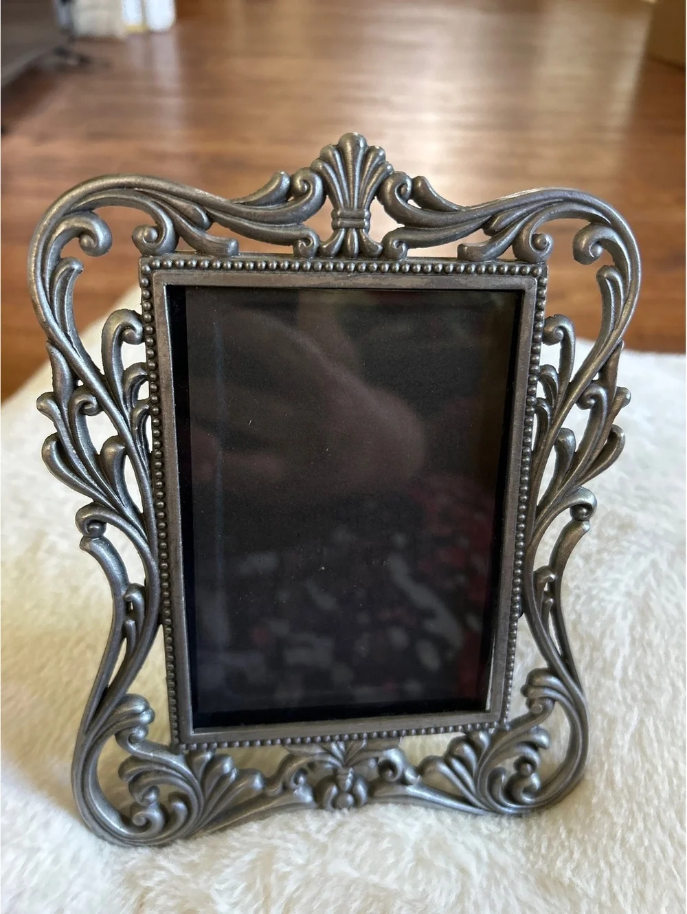 Ornate Decorative Metal Picture Frame with Vintage Style